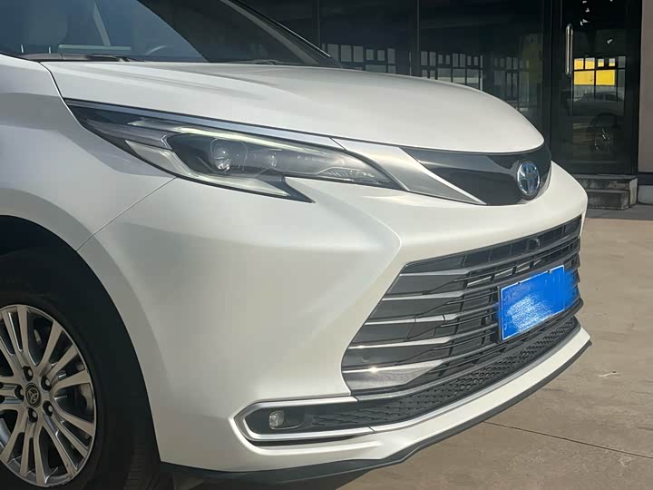 Фото 6 - Toyota Sienna