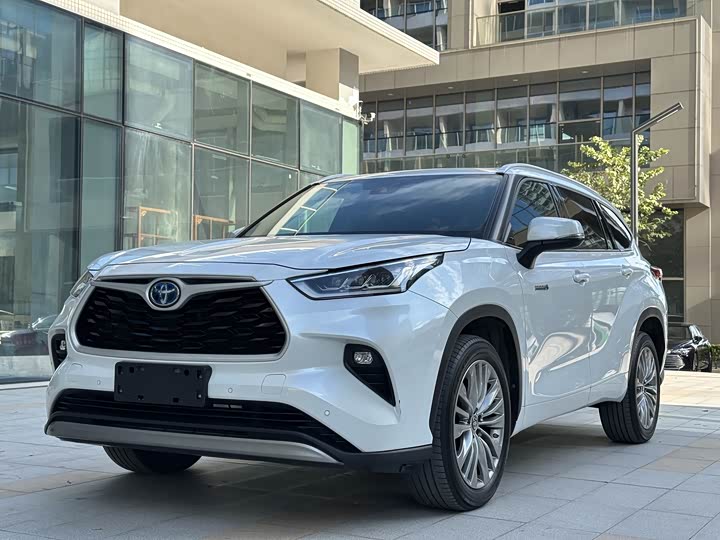 Фото 1 - Toyota Highlander