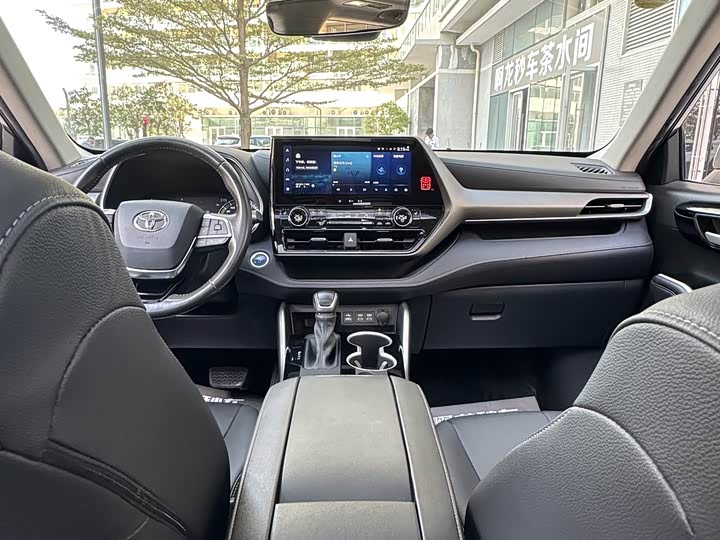 Фото 15 - Toyota Highlander