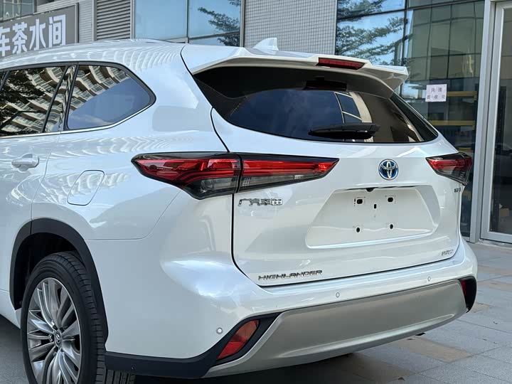 Фото 20 - Toyota Highlander