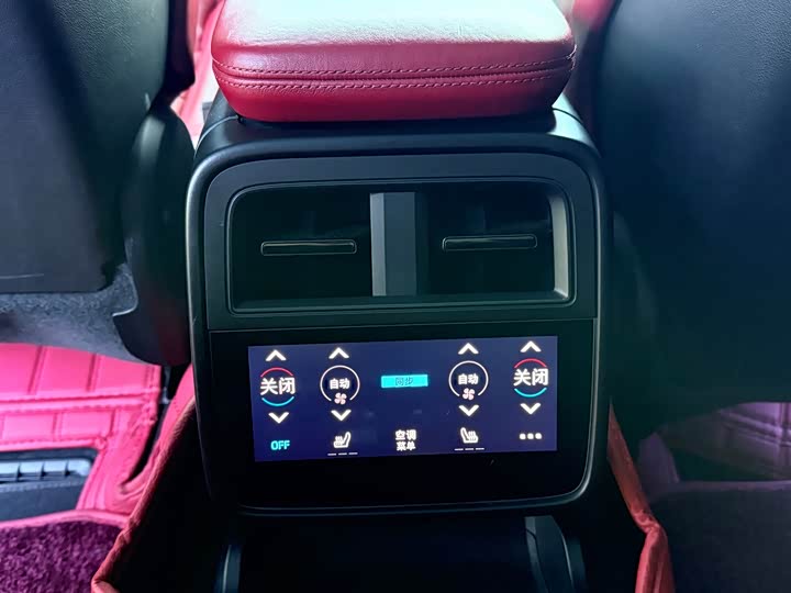 Фото 14 - Porsche Taycan