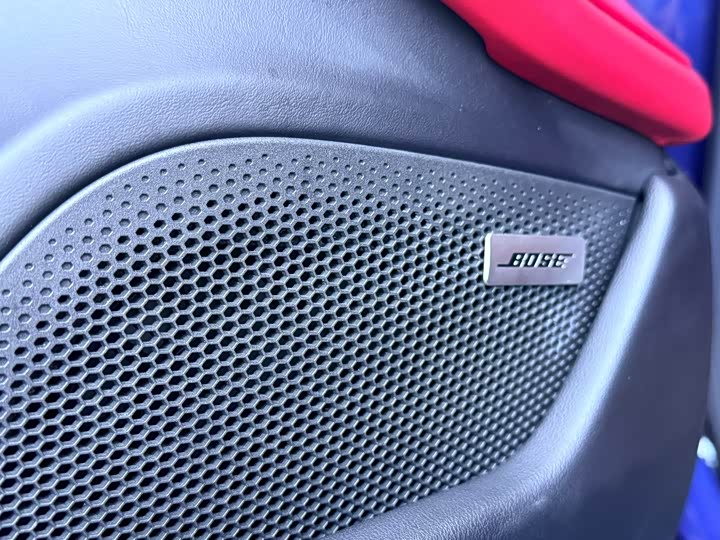 Фото 18 - Porsche Taycan