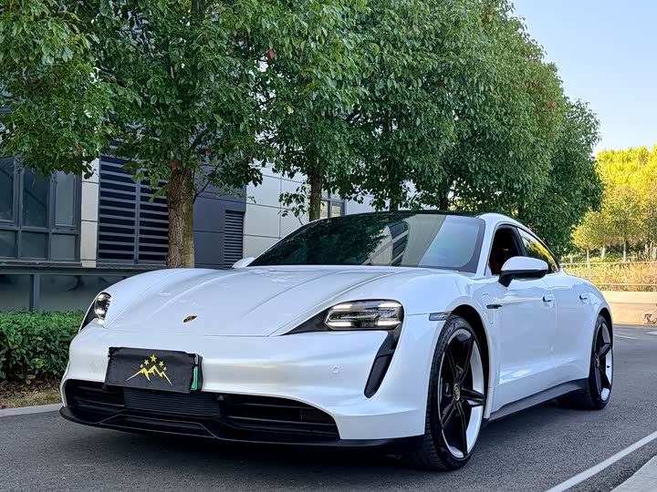 Фото 3 - Porsche Taycan