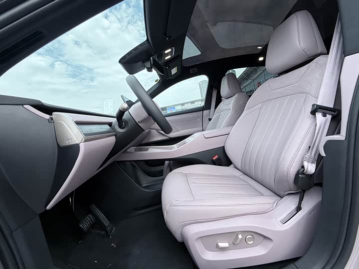 Фото 11 - Nio Onvo L60