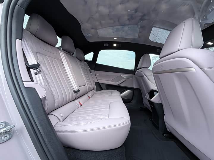 Фото 13 - Nio Onvo L60