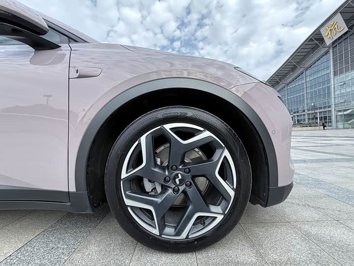 Фото 9 - Nio Onvo L60