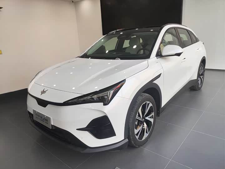 Фото 1 - BAIC Arcfox Alpha T5