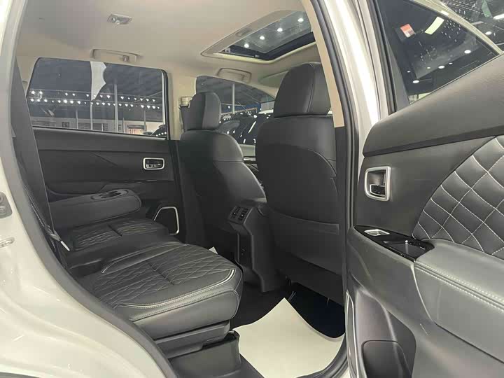 Фото 17 - Mitsubishi Outlander