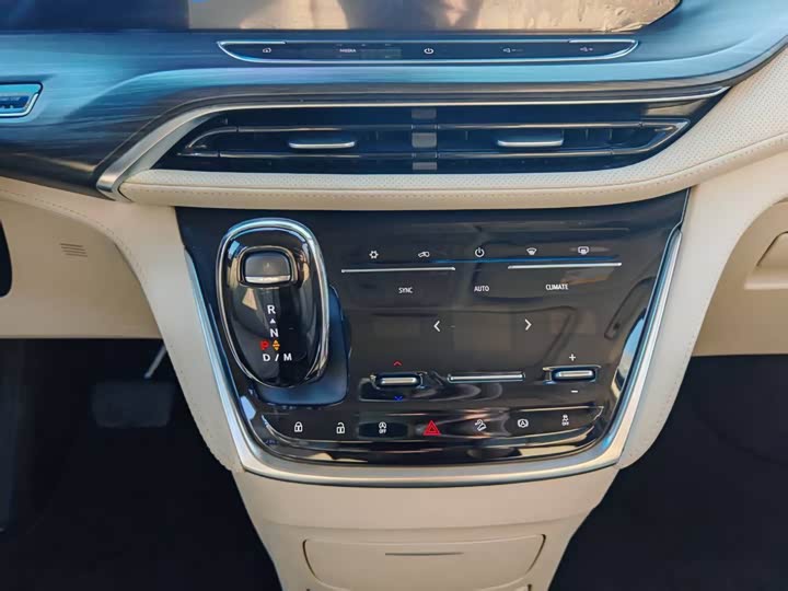 Фото 13 - Buick GL8 ES