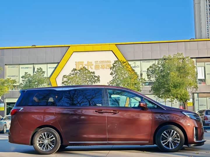 Фото 4 - Buick GL8 ES