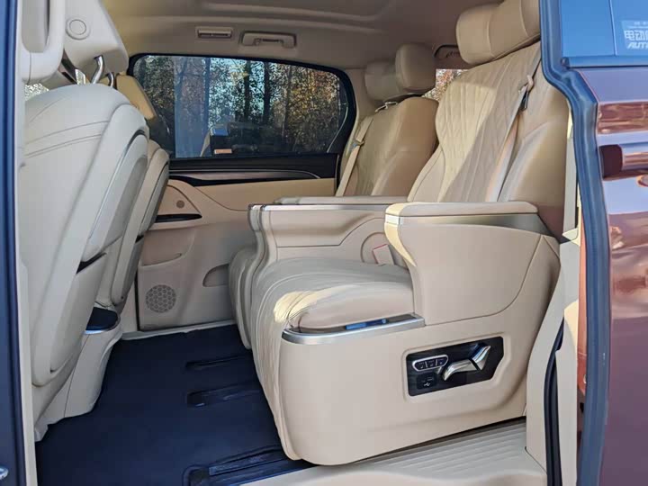 Фото 8 - Buick GL8 ES