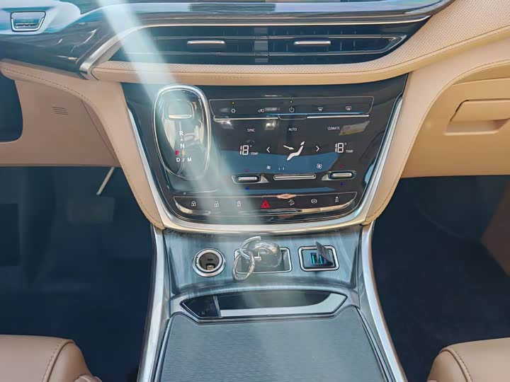 Фото 14 - Buick GL8 ES