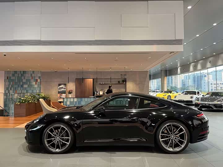 Фото 2 - Porsche 911