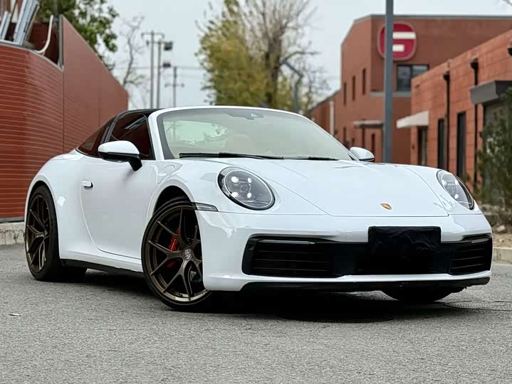 Фото 1 - Porsche 911