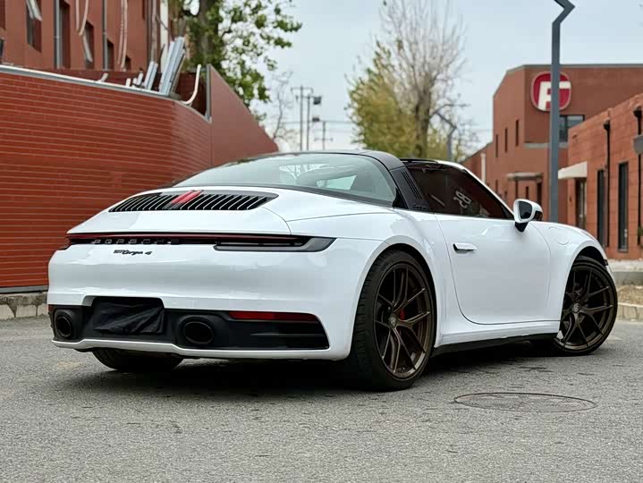 Фото 7 - Porsche 911