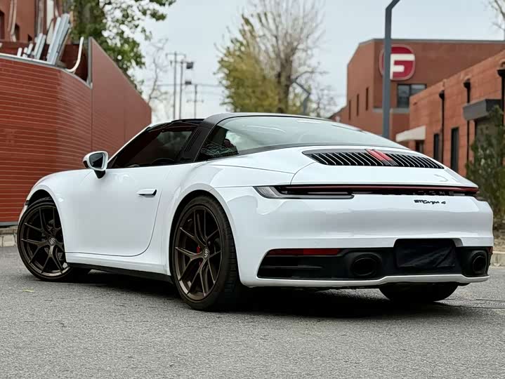 Фото 9 - Porsche 911