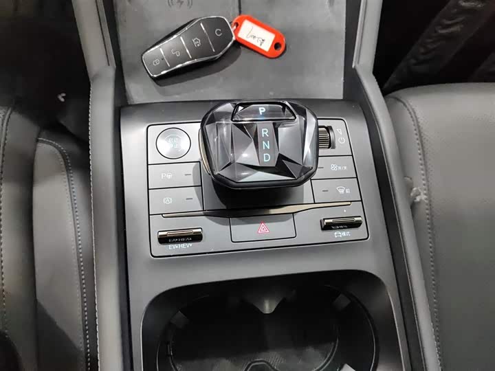 Фото 6 - BYD Qin L