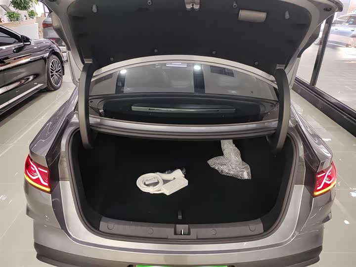 Фото 9 - BYD Qin L