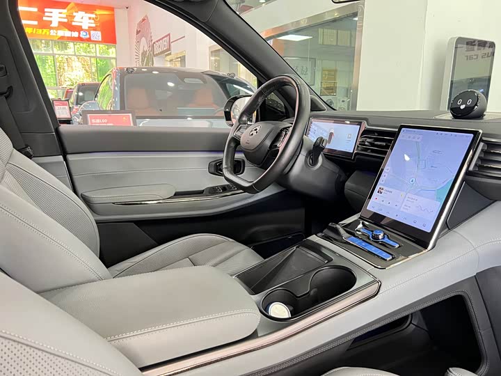 Фото 15 - Nio ES8