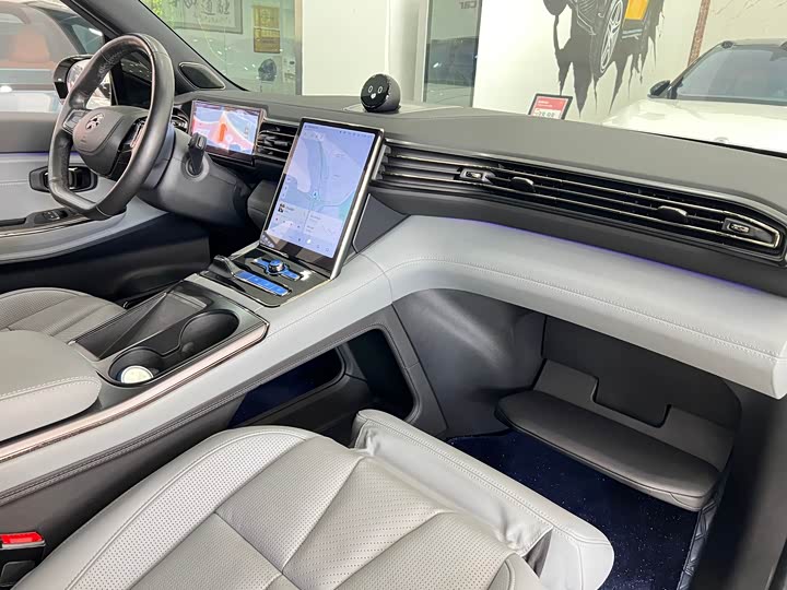 Фото 16 - Nio ES8