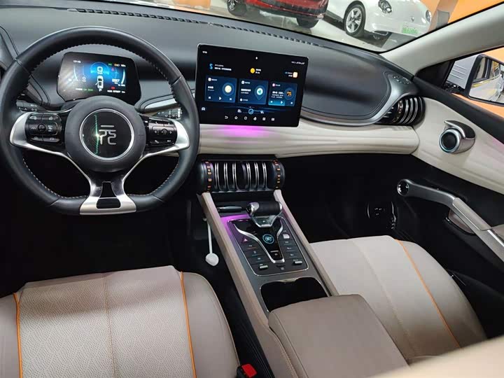 Фото 10 - BYD Yuan Plus