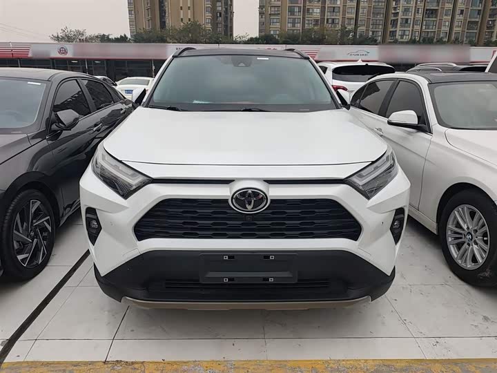 Фото 3 - Toyota RAV4
