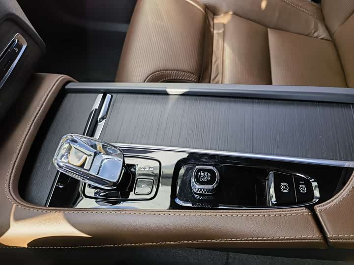 Фото 11 - Volvo XC90