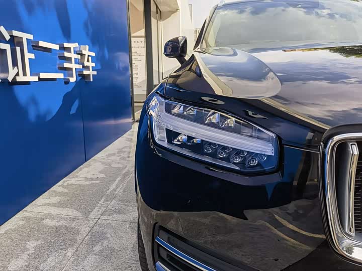 Фото 14 - Volvo XC90