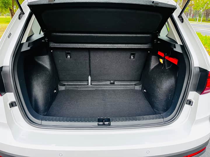 Фото 10 - Volkswagen Tharu