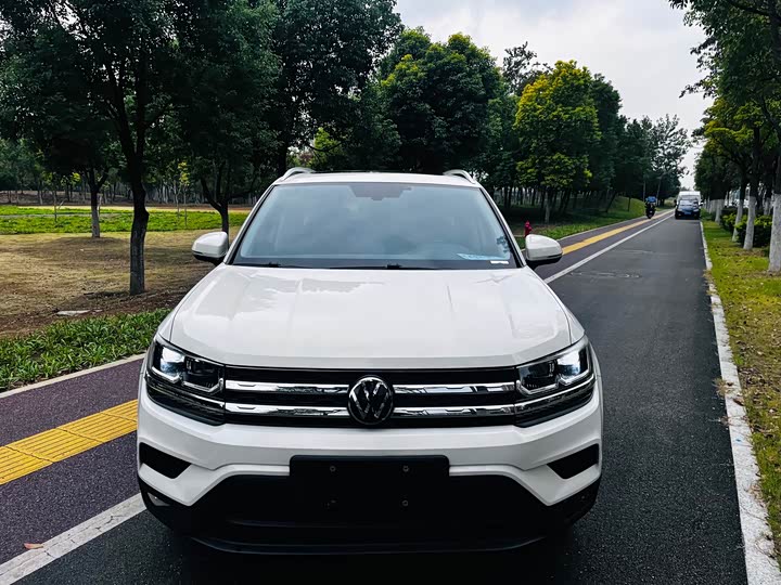 Фото 2 - Volkswagen Tharu