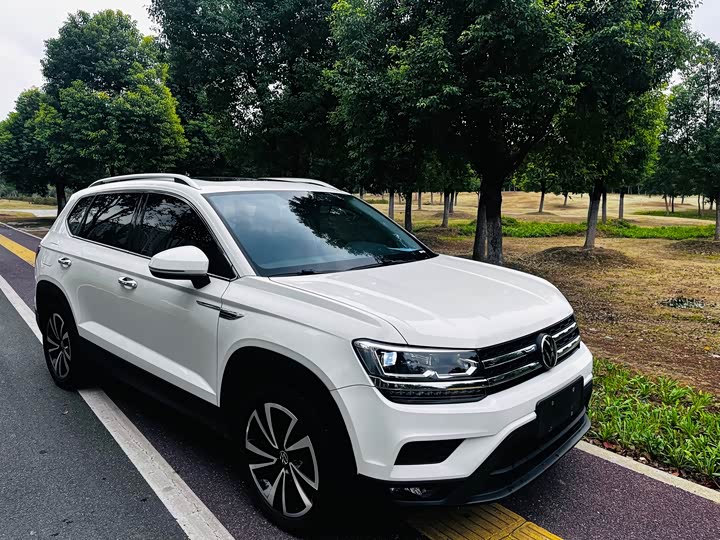 Фото 3 - Volkswagen Tharu