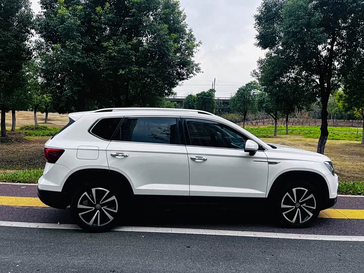 Фото 5 - Volkswagen Tharu