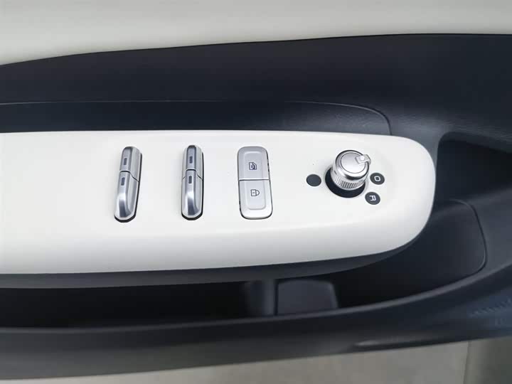 Фото 9 - Dongfeng Nammi 01