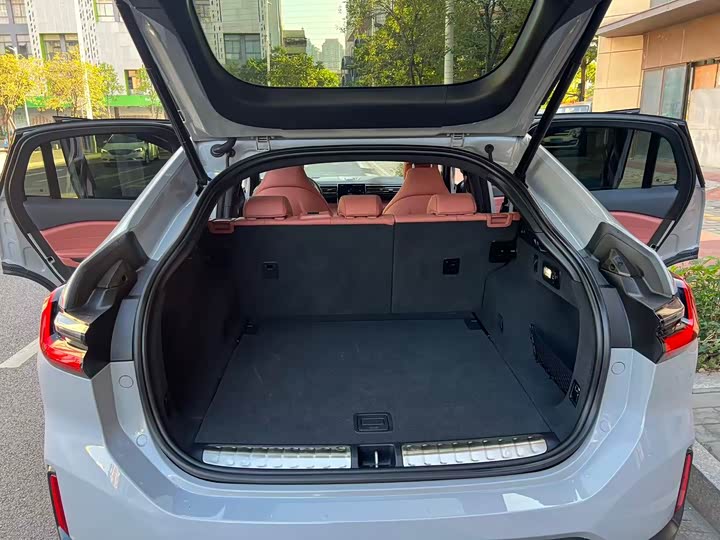 Фото 10 - Nio EC6