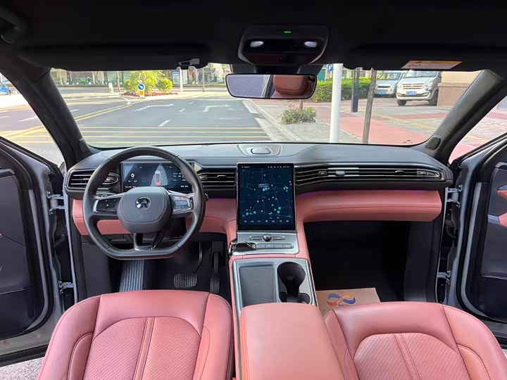 Фото 14 - Nio EC6