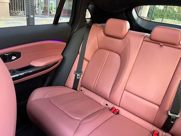 Фото 16 - Nio EC6