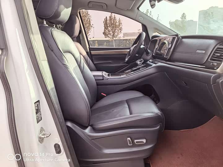 Фото 10 - GAC Trumpchi M8