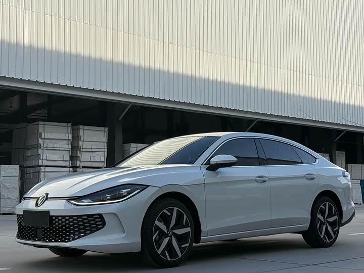 Фото 1 - Volkswagen Lamando L