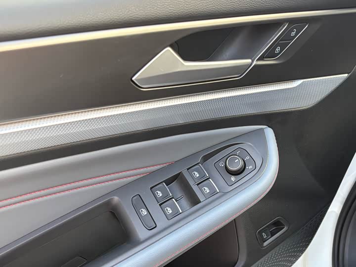 Фото 9 - Volkswagen Lamando L