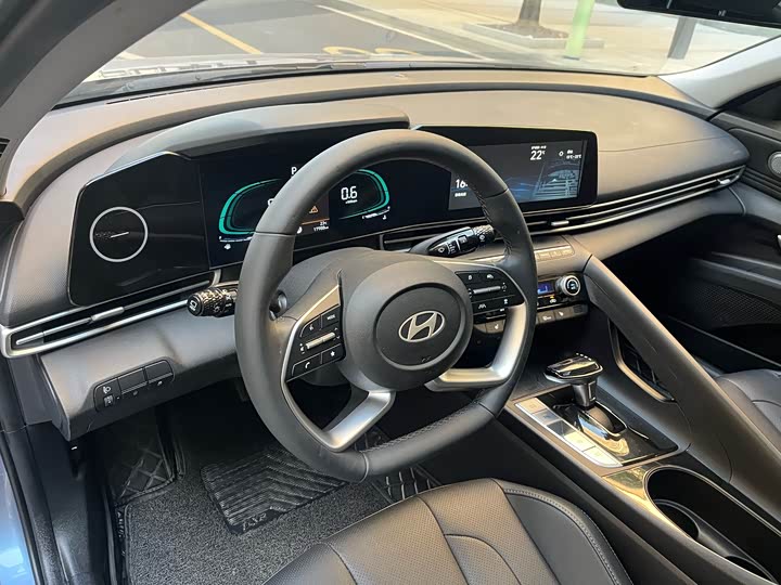 Фото 12 - Hyundai Elantra N line