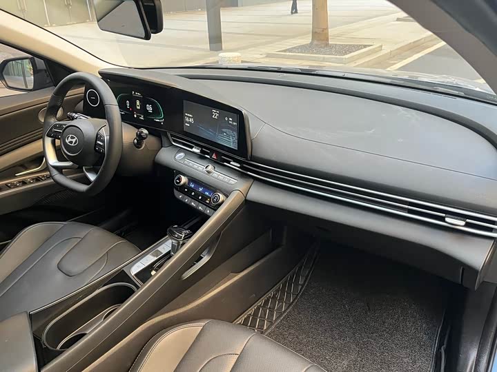 Фото 18 - Hyundai Elantra N line