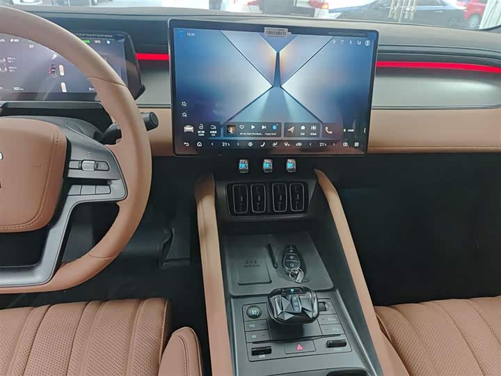 Фото 13 - BYD Song L