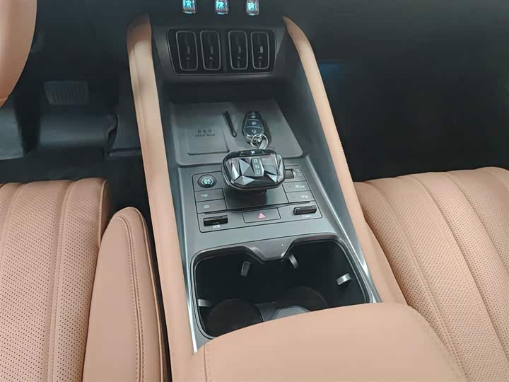 Фото 14 - BYD Song L