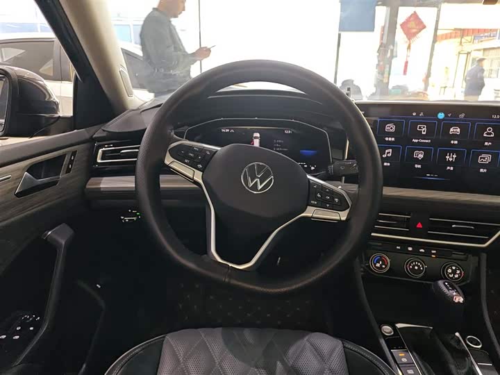 Фото 11 - Volkswagen Sagitar L