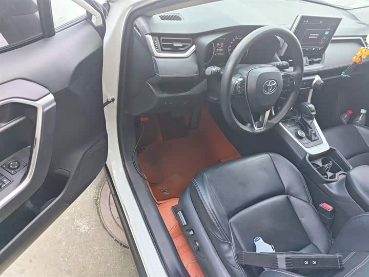 Фото 16 - Toyota Wildlander