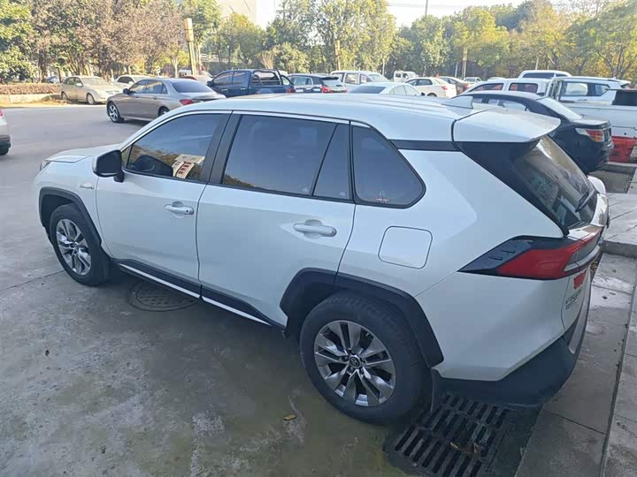 Фото 5 - Toyota Wildlander