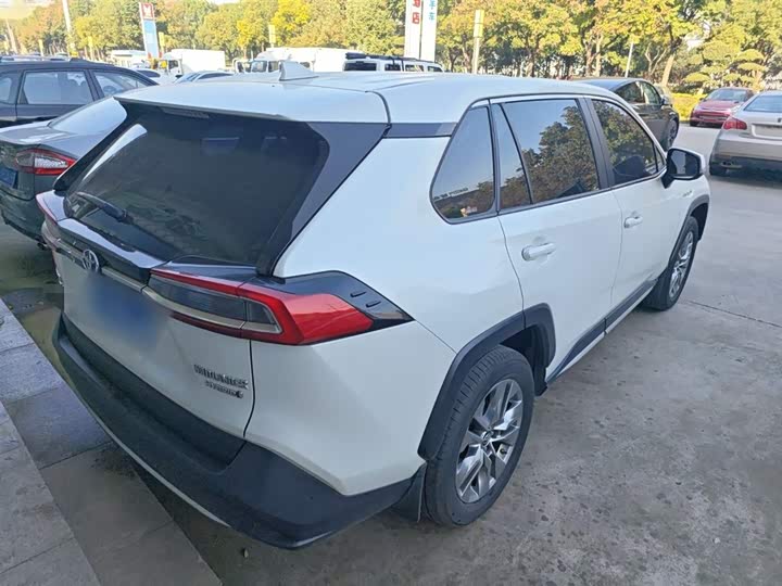 Фото 7 - Toyota Wildlander