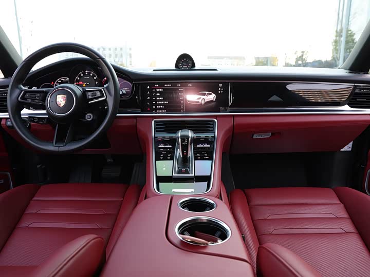 Фото 10 - Porsche Panamera