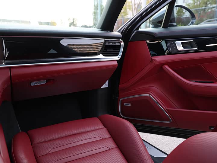 Фото 13 - Porsche Panamera