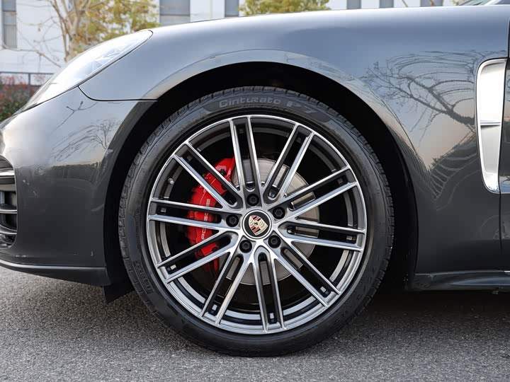 Фото 14 - Porsche Panamera